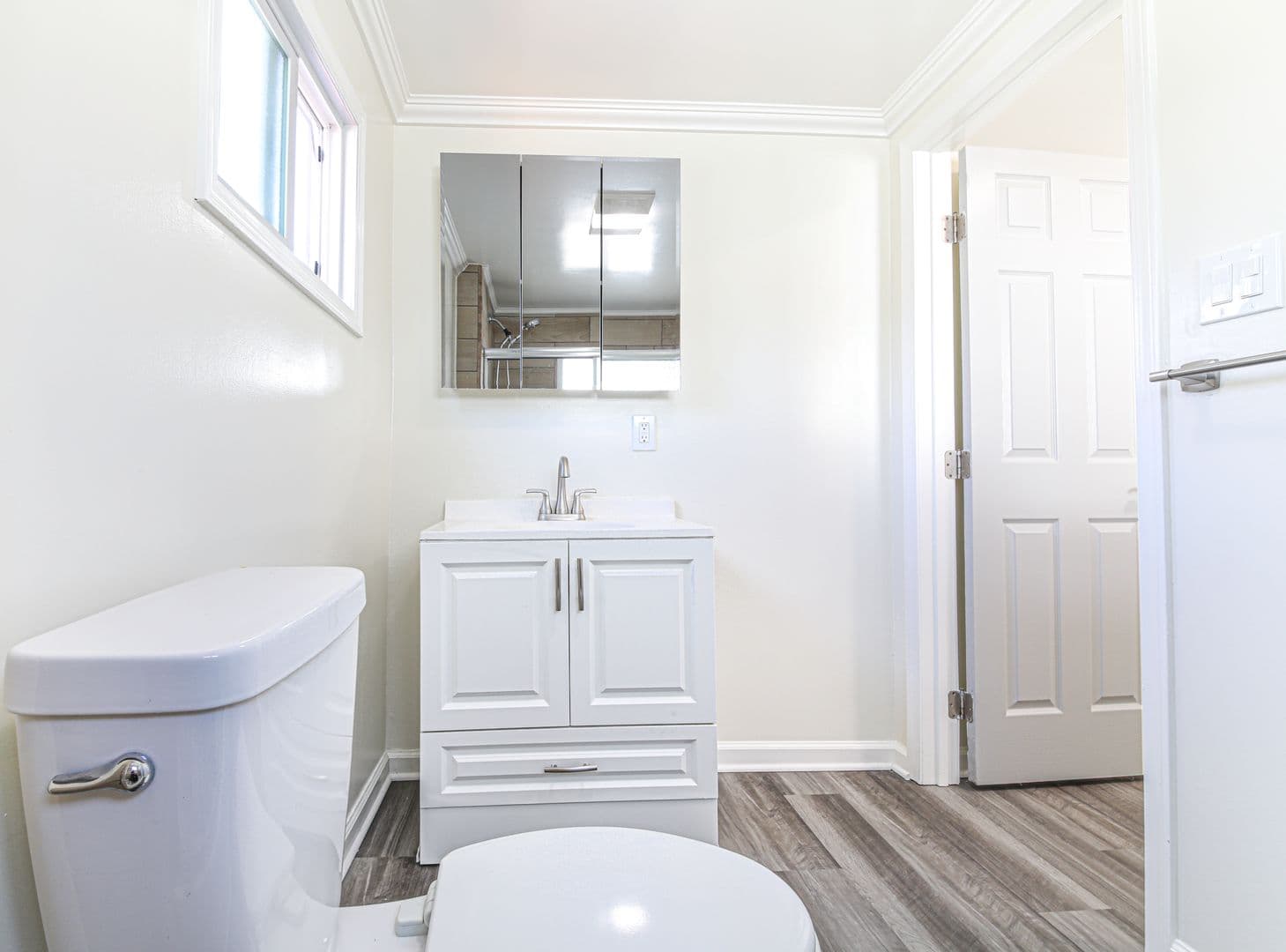 Long Beach Apartment: 1631 E 4th St