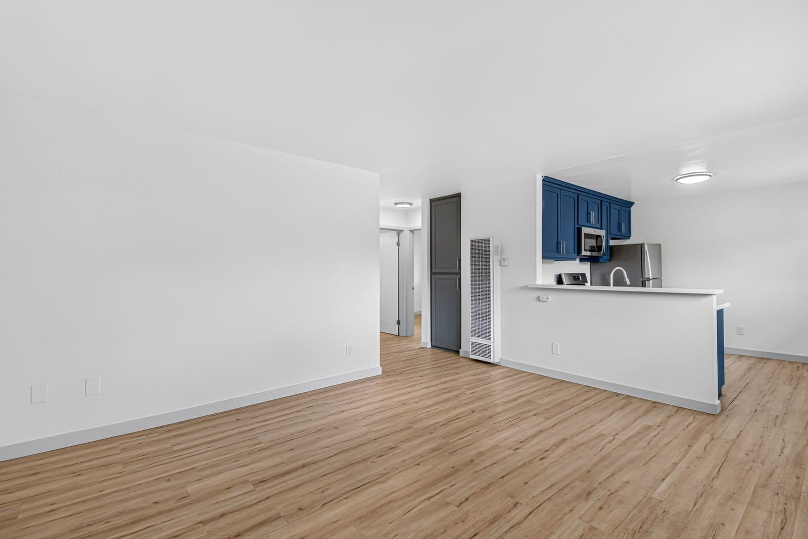 Long Beach Apartment: 921 Alamitos Ave.