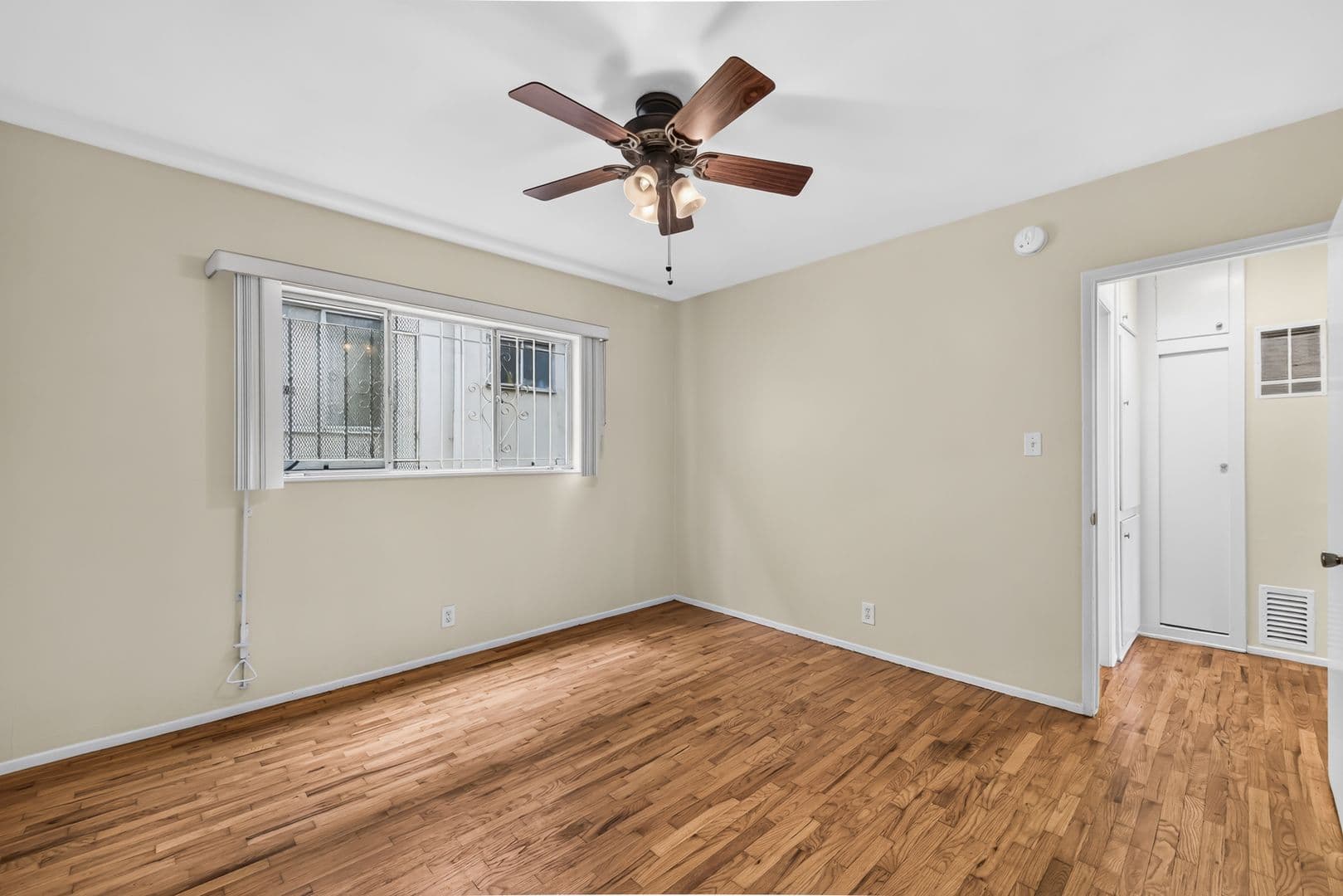 Los Angeles Apartment: 3888 Potomac Ave.