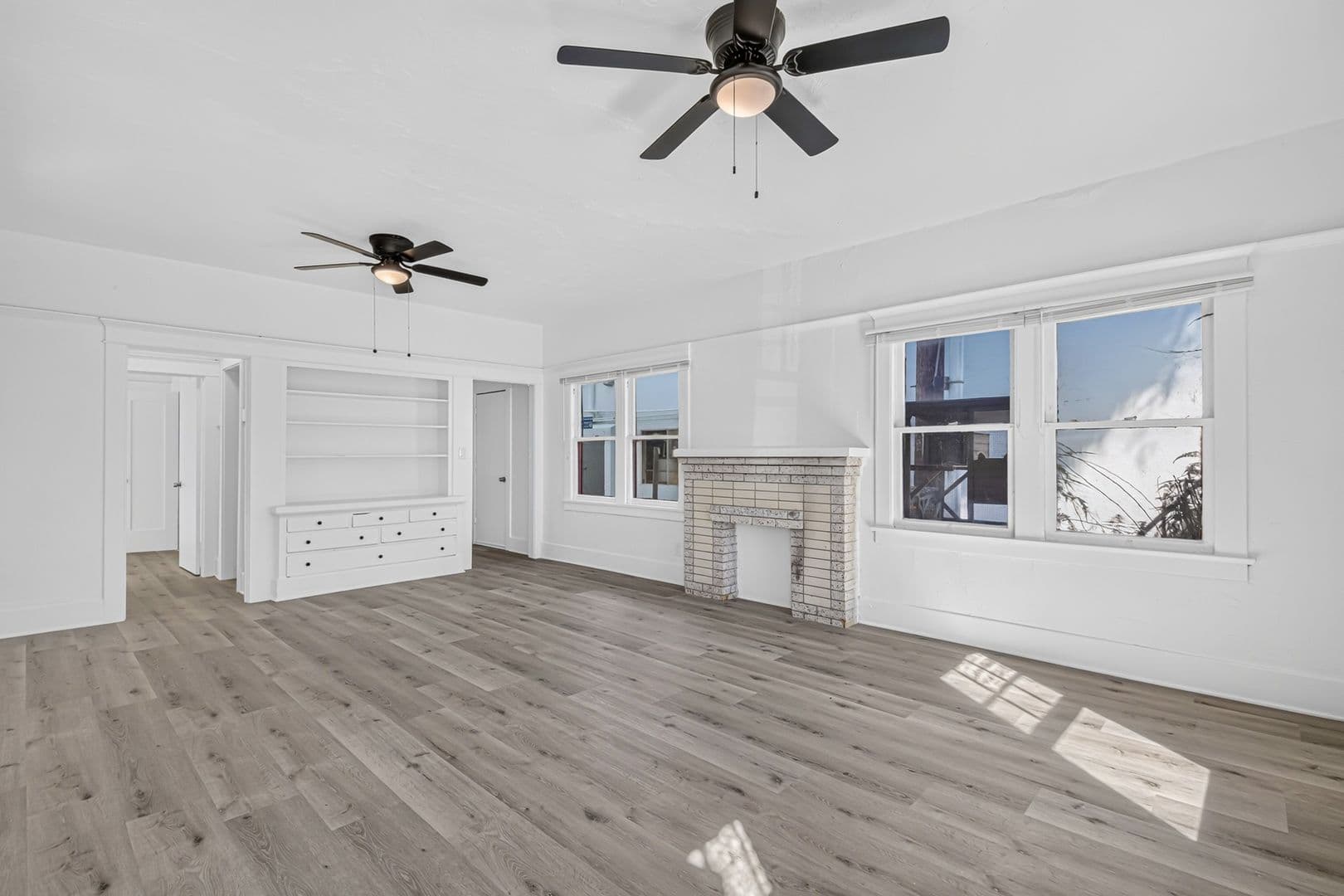 Long Beach Apartment: 1045 E 4th Street