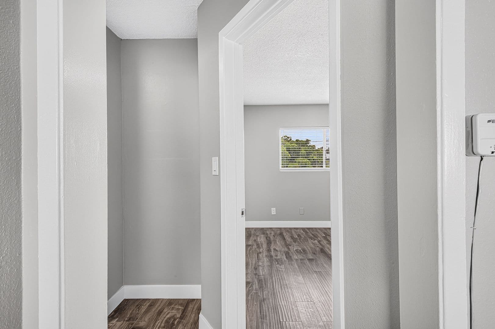 Long Beach Apartment: 1106 Pacific Ave