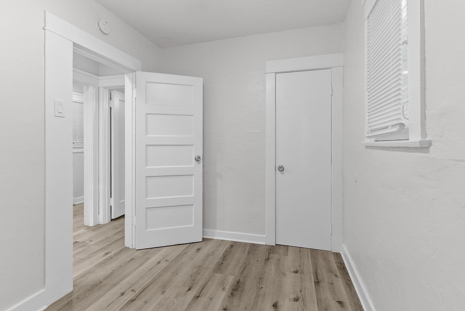 Long Beach Apartment: 736 Olive Avenue