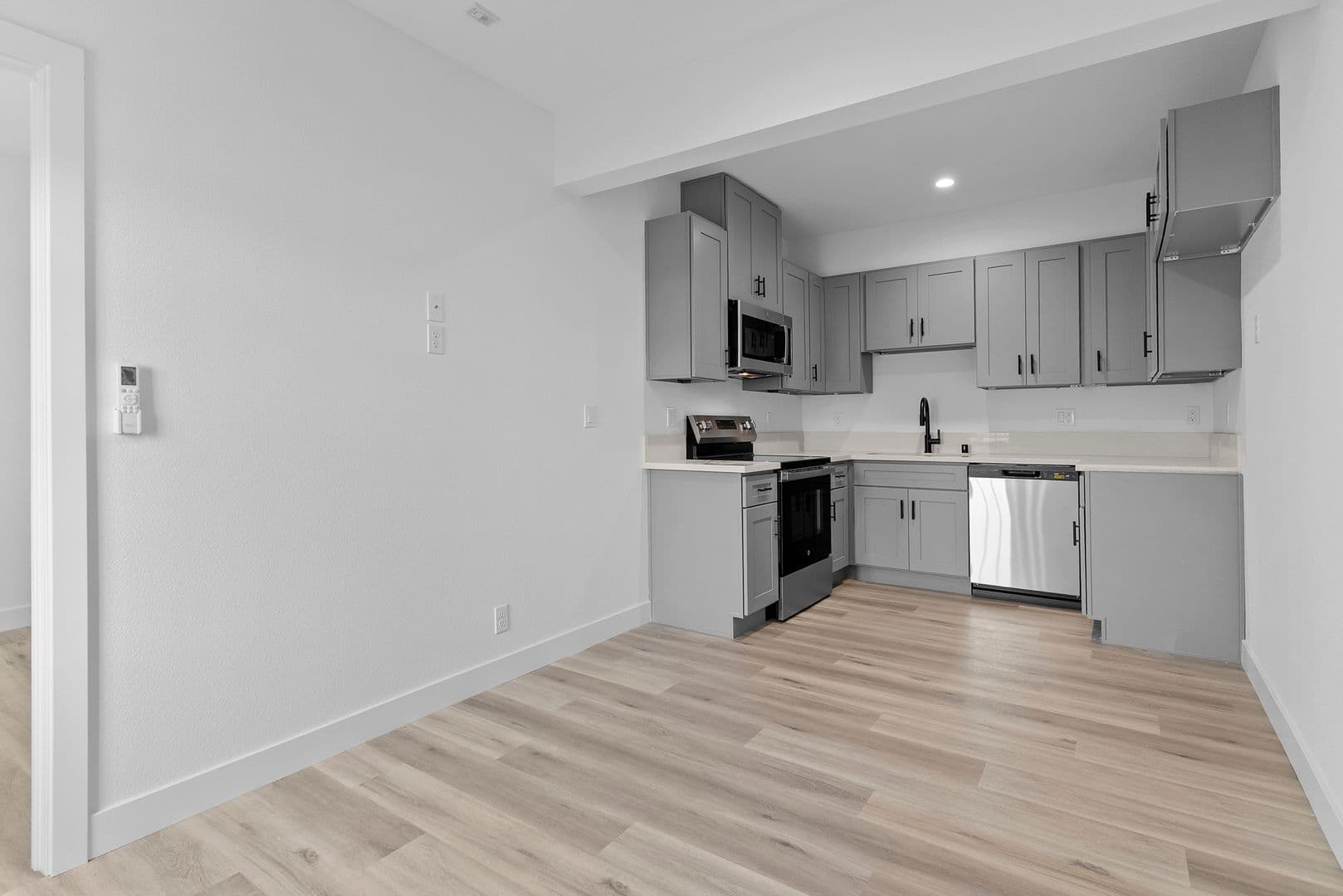 Anaheim Apartment: 9632 Ball Road