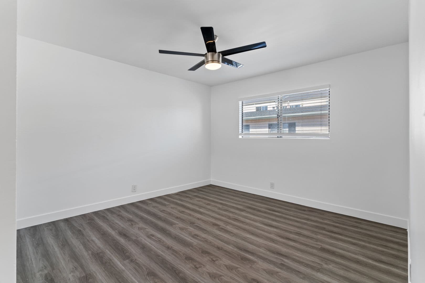 Long Beach Apartment: 630 Nebraska Avenue