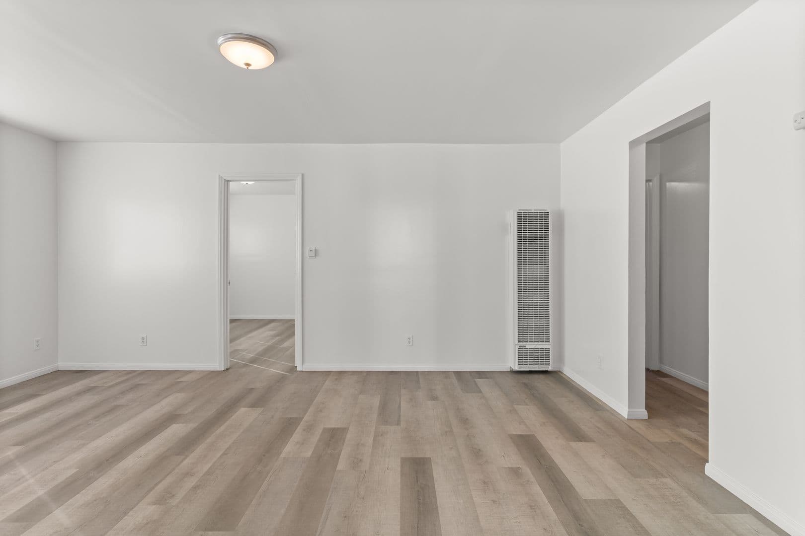 Los Angeles Apartment: 11116 Berendo Avenue