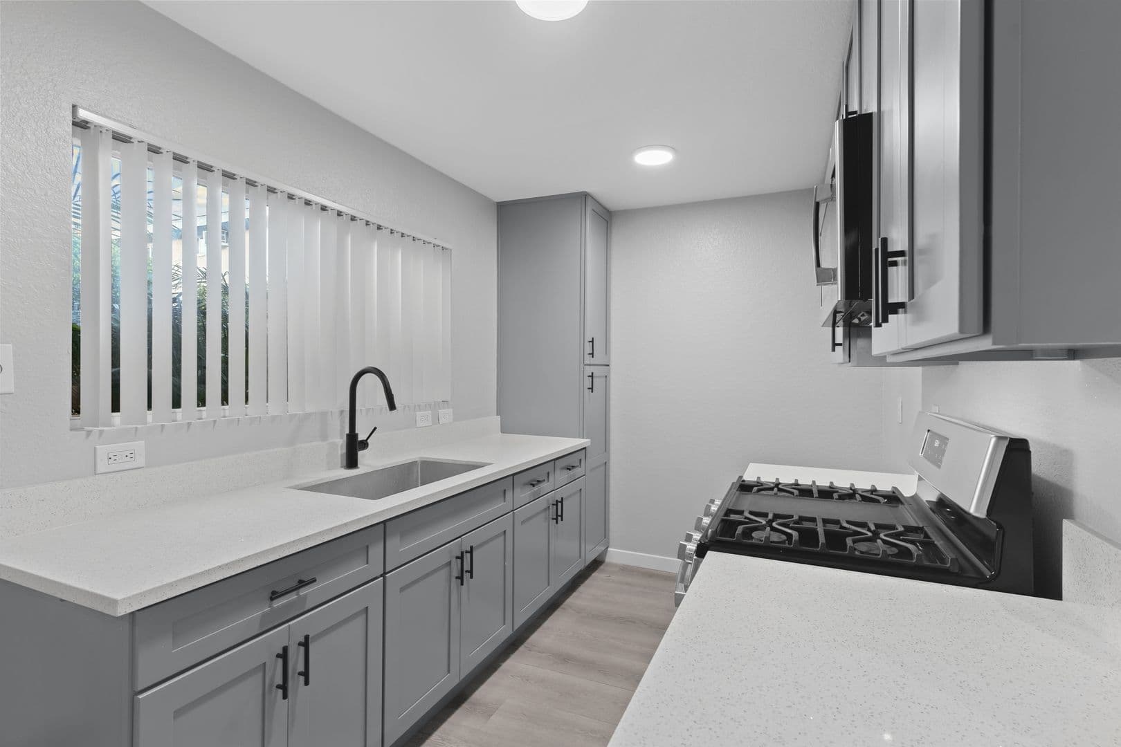 Garden Grove Apartment: 8101 Larson Avenue