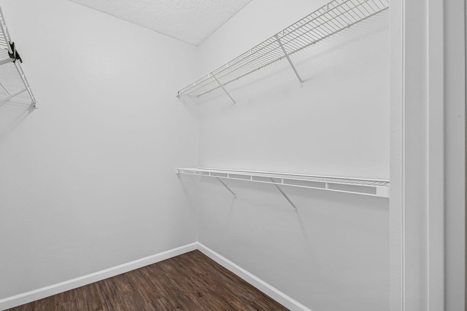 Los Angeles Apartment: 10749 Francis Pl