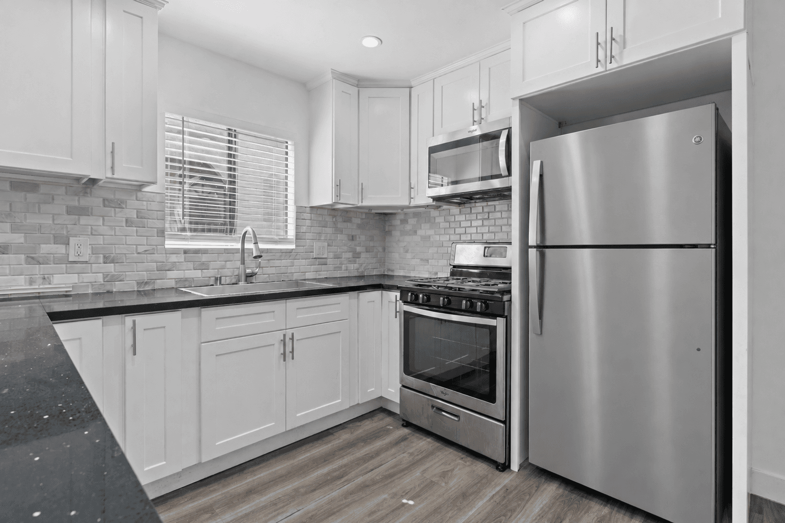 Long Beach Apartment: 630 Nebraska Avenue