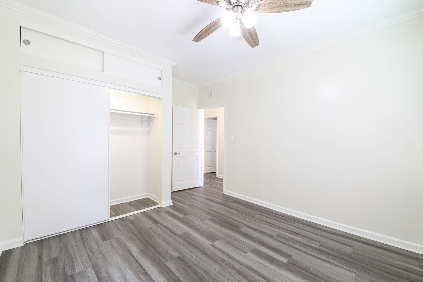 Long Beach Apartment: 1631 E 4th St