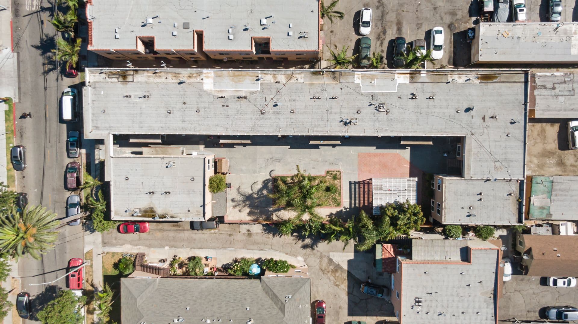 Long Beach Apartment: 731 Orange Avenue