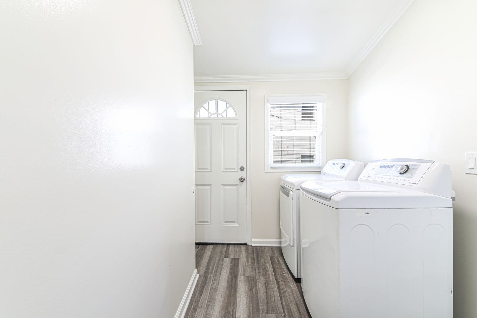Long Beach Apartment: 1631 E 4th St