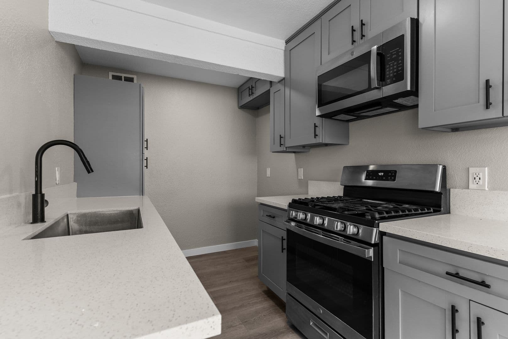 Garden Grove Apartment: 8101 Larson Avenue