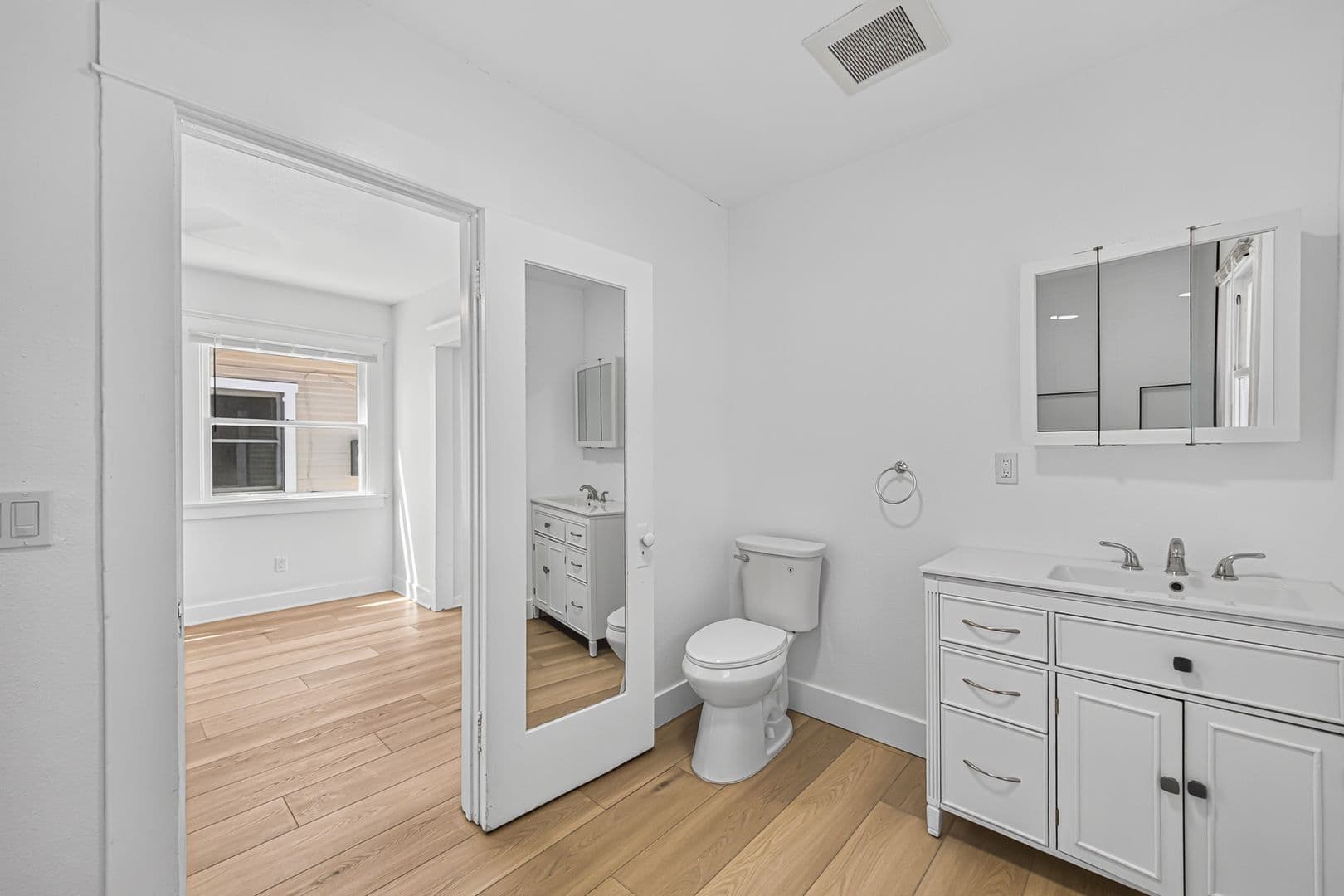 Long Beach Apartment: 525 Chestnut Avenue