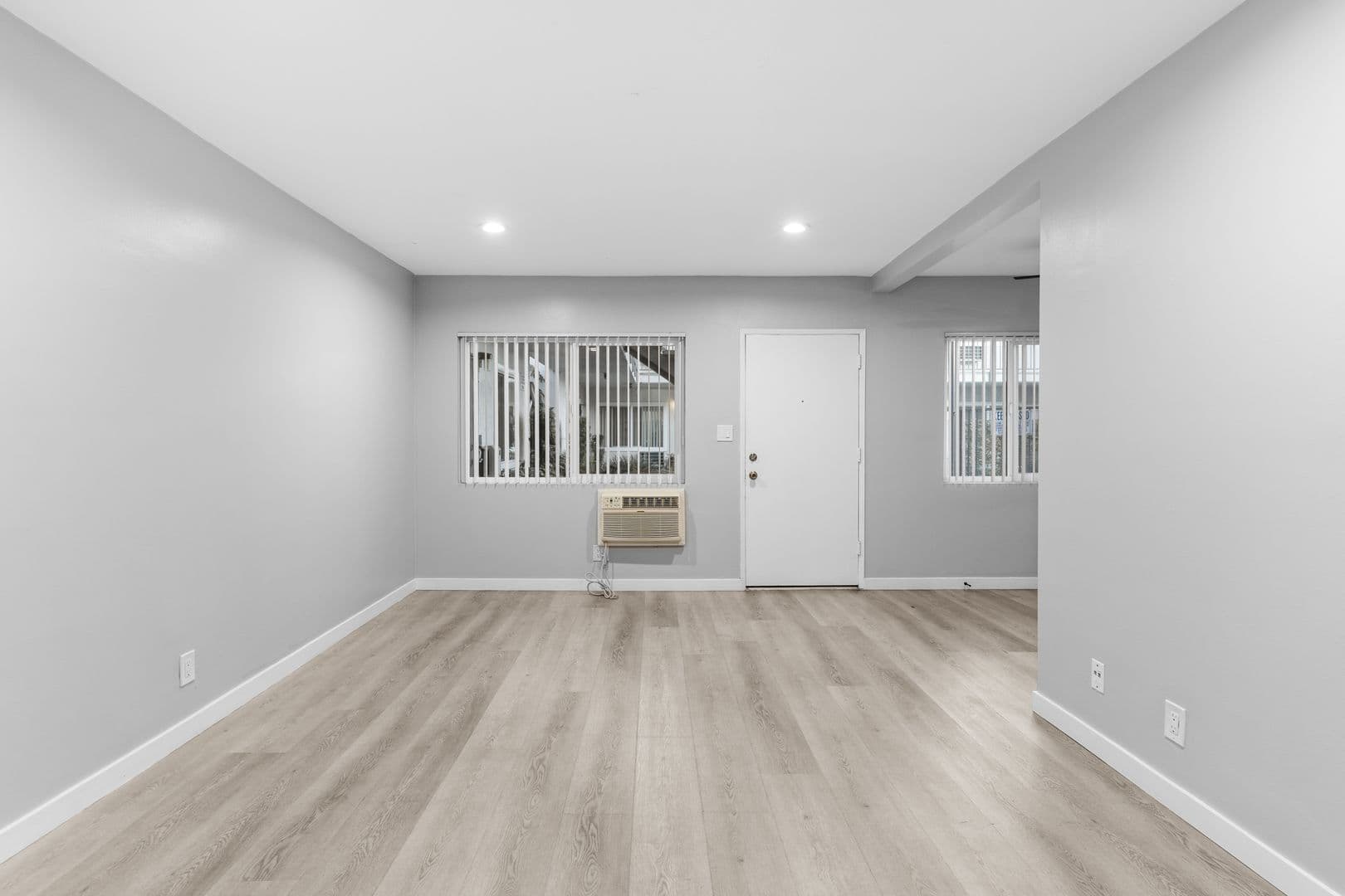 Anaheim Apartment: 9632 Ball Road