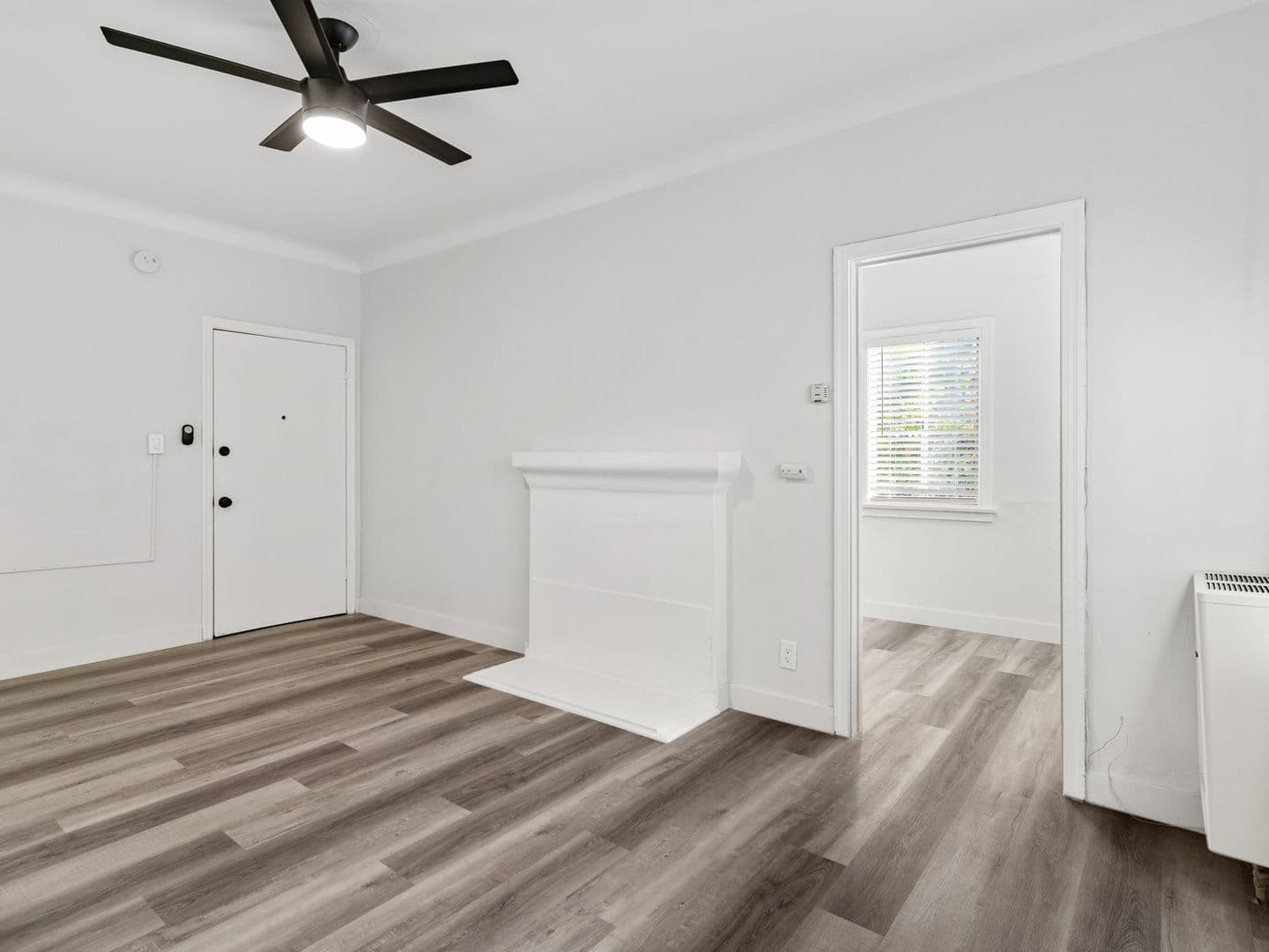 Long Beach Apartment: 608 W 6th Street