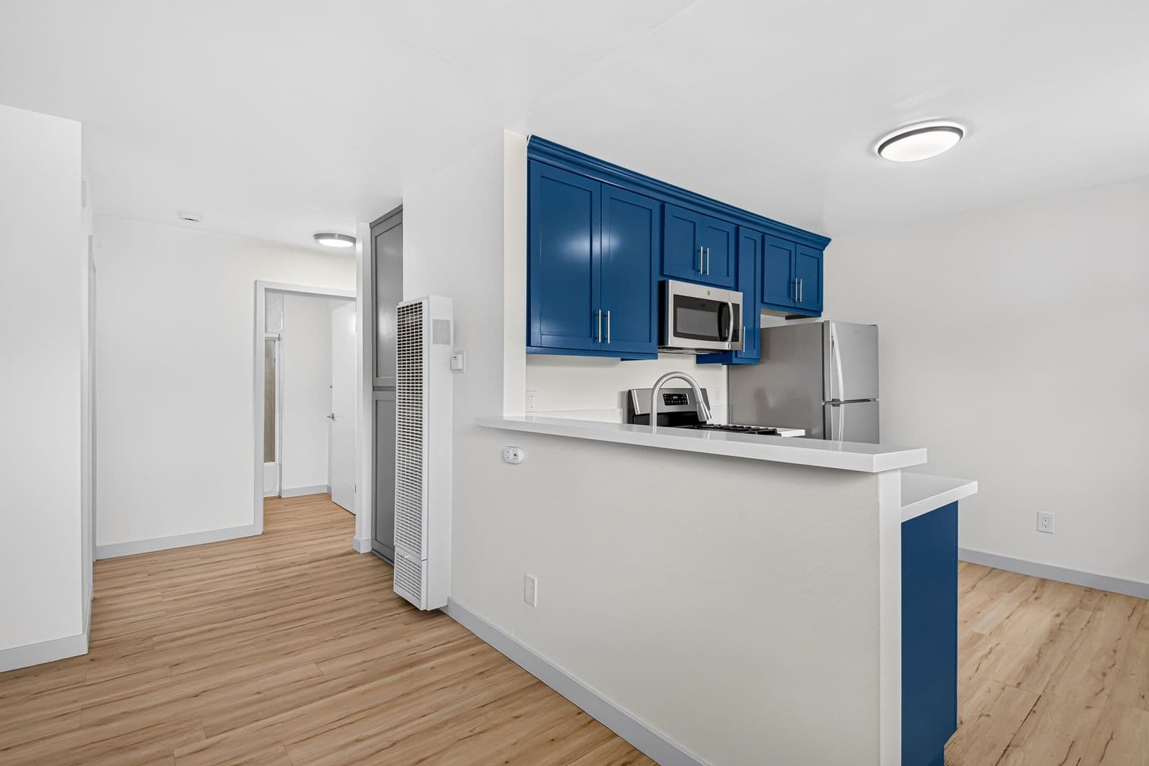Long Beach Apartment: 921 Alamitos Ave.