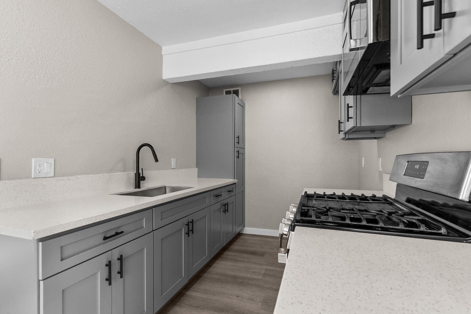 Garden Grove Apartment: 8101 Larson Avenue