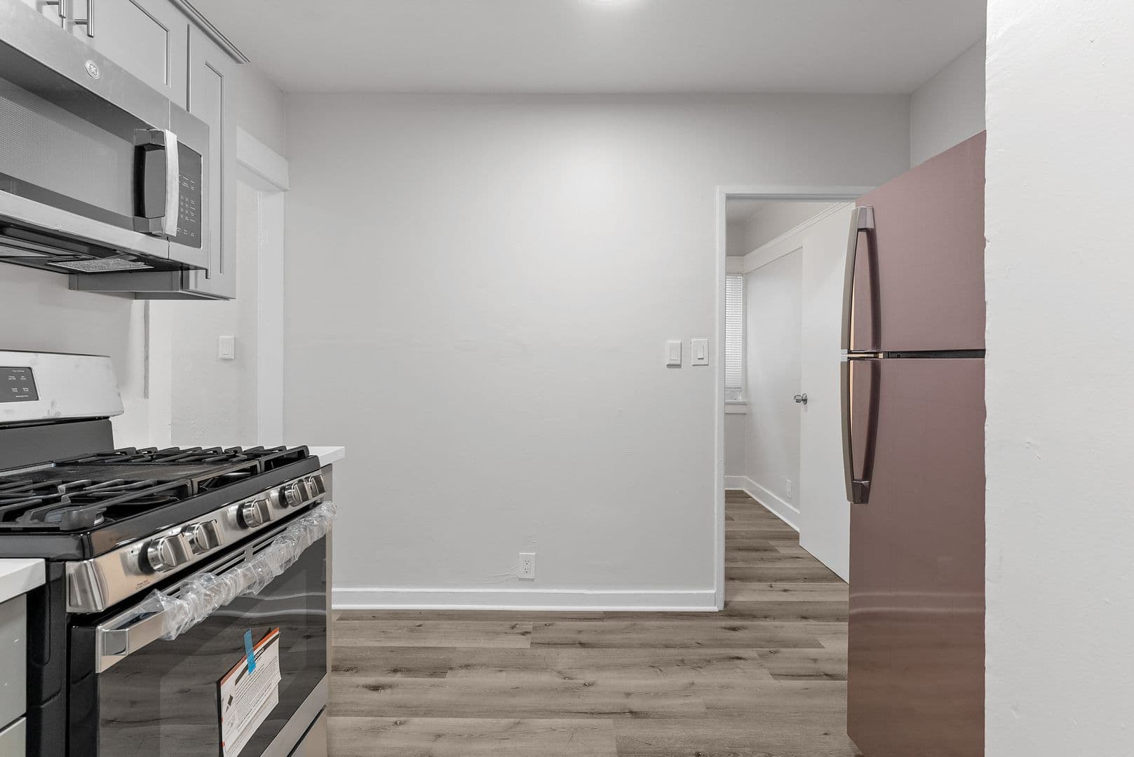 Long Beach Apartment: 736 Olive Avenue