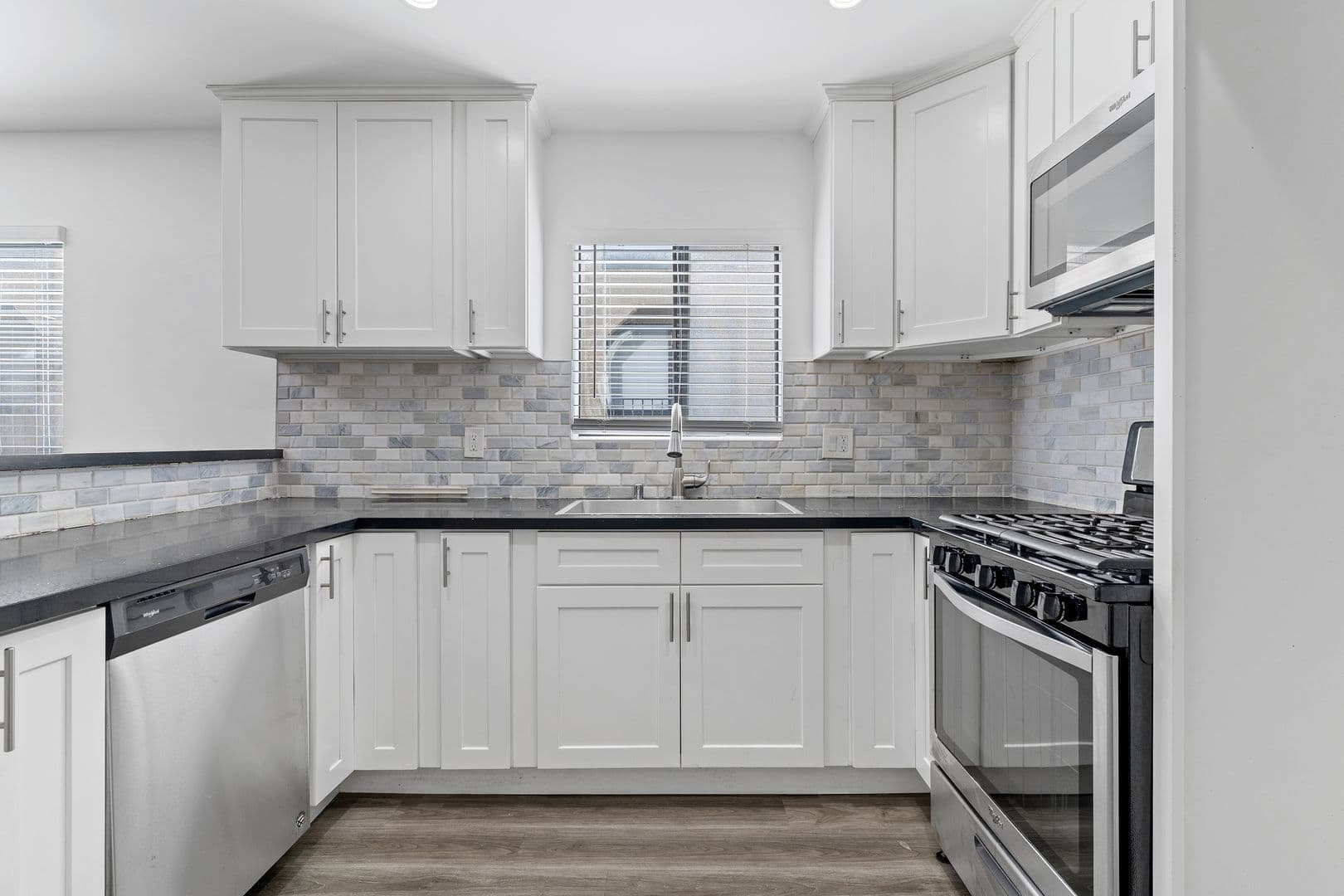 Long Beach Apartment: 630 Nebraska Avenue