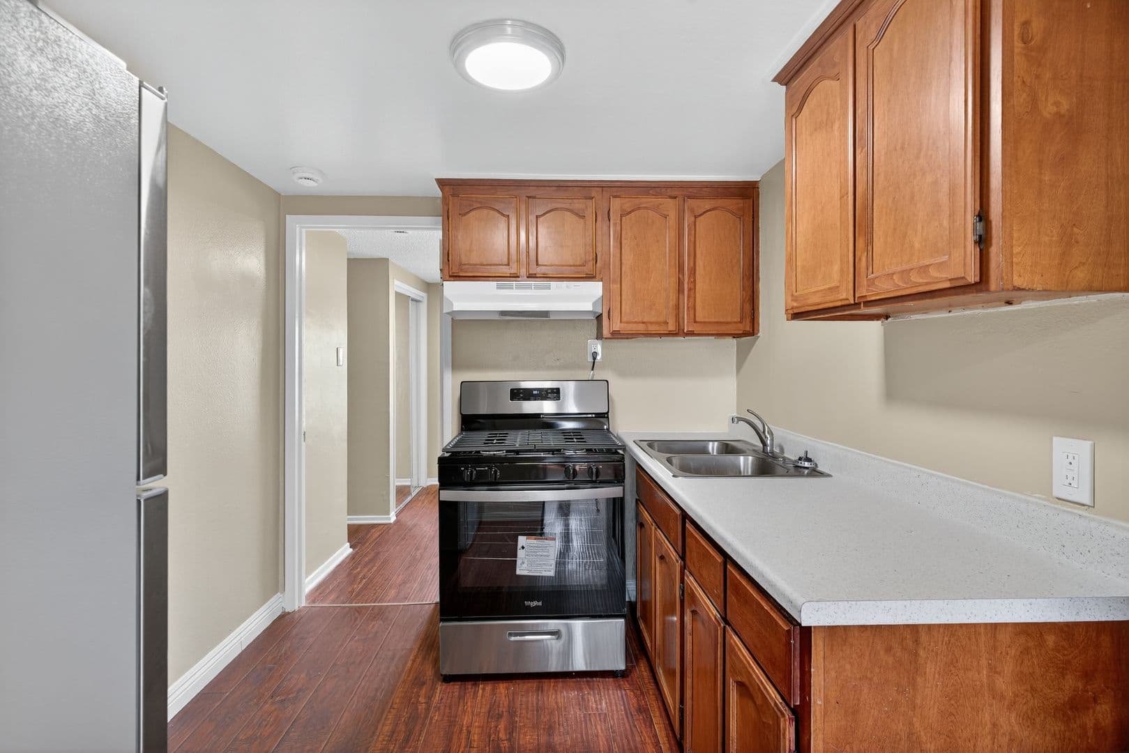 Los Angeles Apartment: 429 East 49th St.