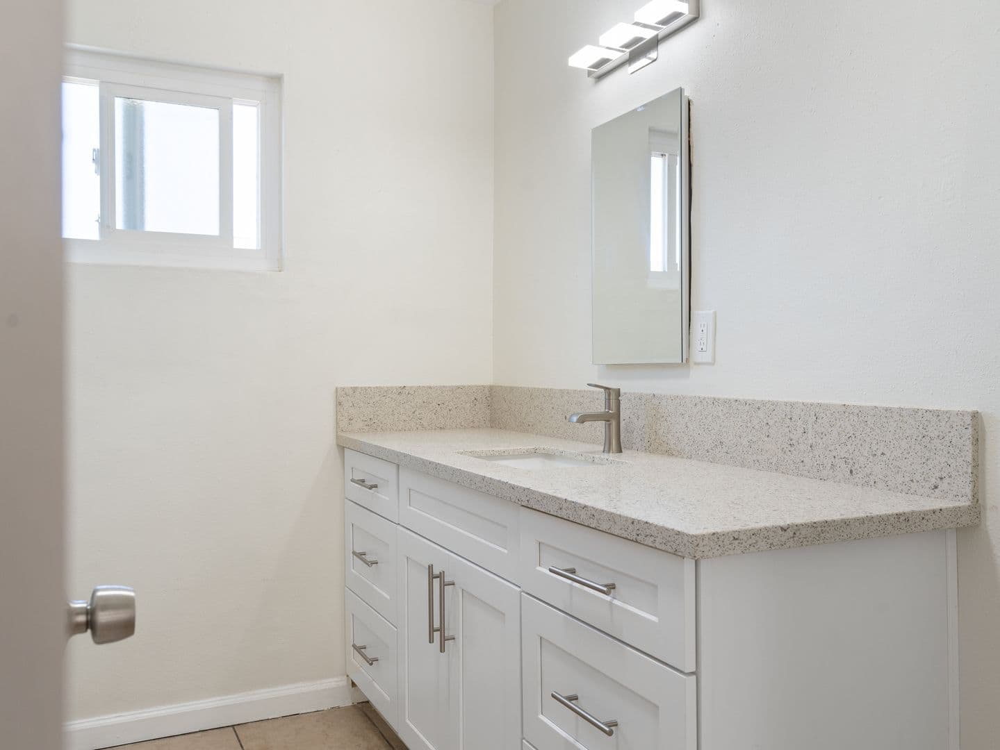 Long Beach Apartment: 731 Orange Avenue
