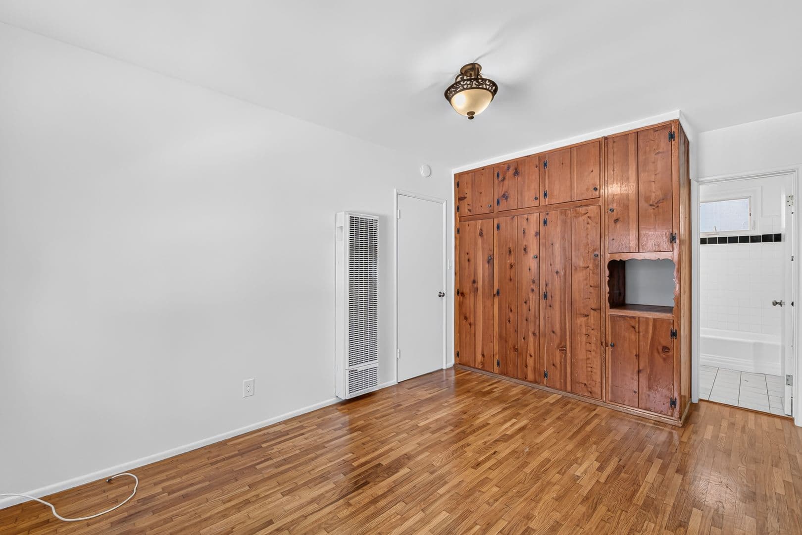Redondo Beach Apartment: 1906 Voorhees Ave