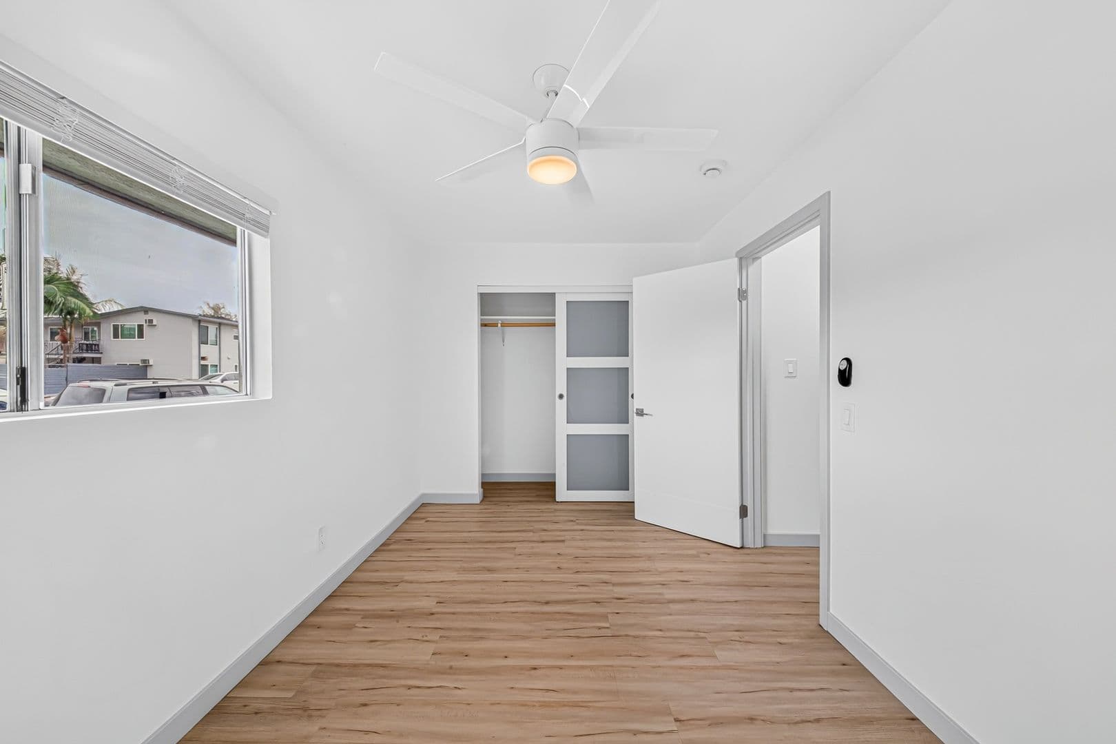 Long Beach Apartment: 921 Alamitos Ave.