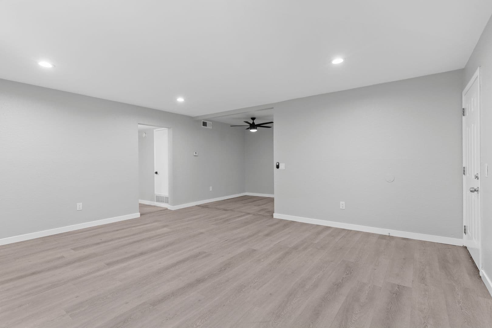 Garden Grove Apartment: 8101 Larson Avenue