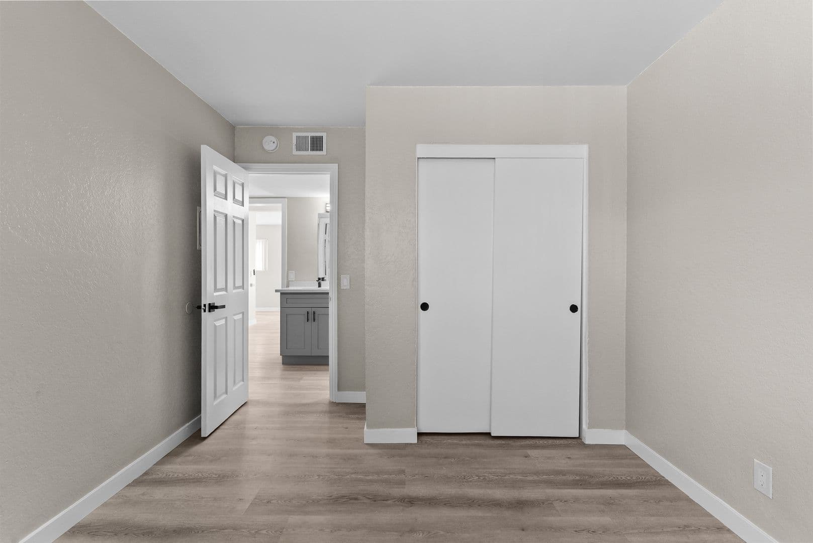 Garden Grove Apartment: 8101 Larson Avenue