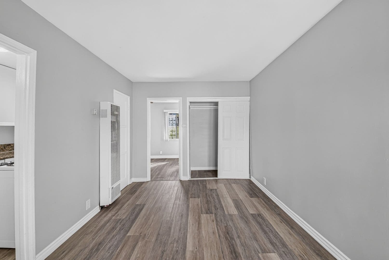 Long Beach Apartment: 2127-2131 Pacific Ave