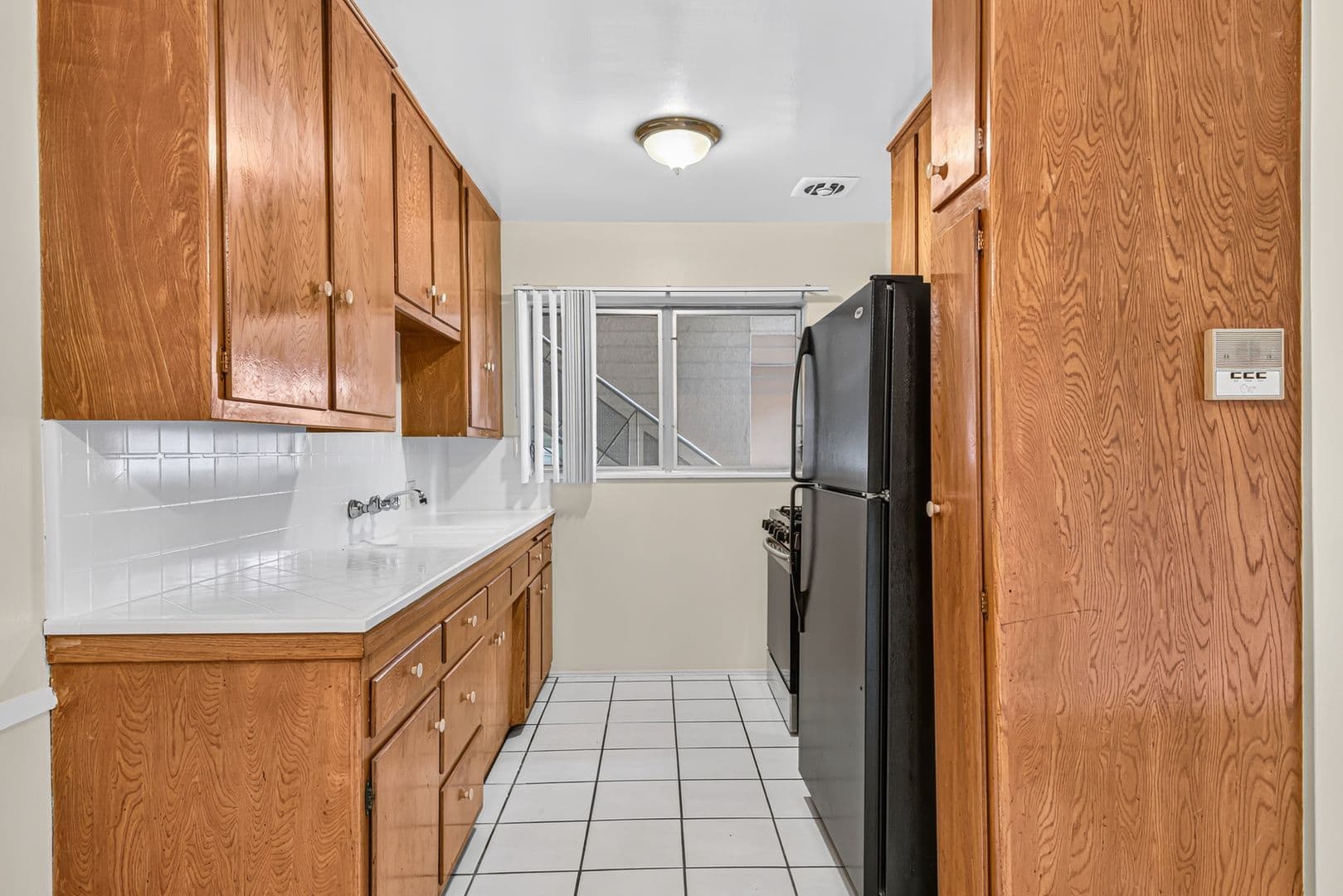 Los Angeles Apartment: 3888 Potomac Ave.