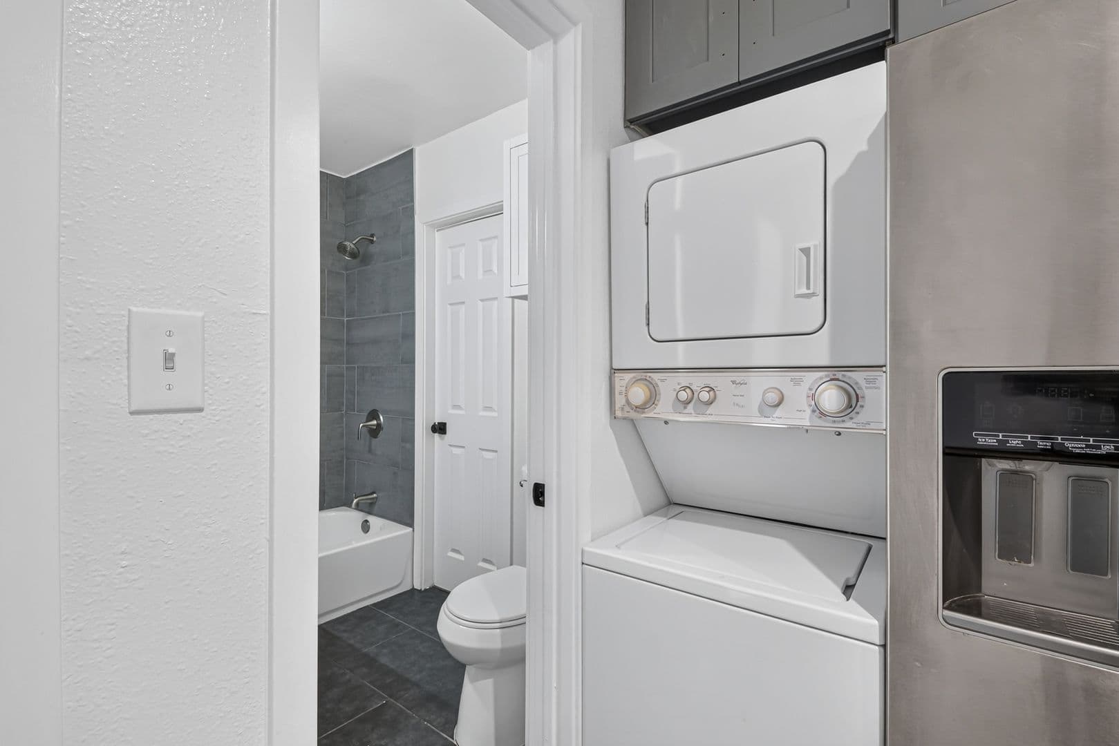 Long Beach Apartment: 526 Lime Avenue