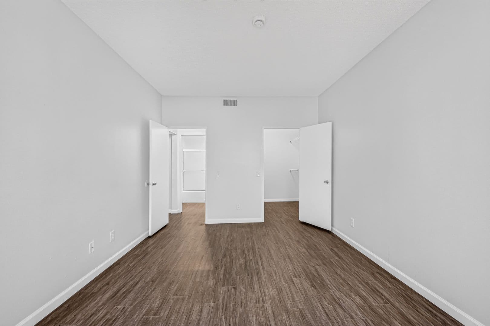 Los Angeles Apartment: 10749 Francis Pl