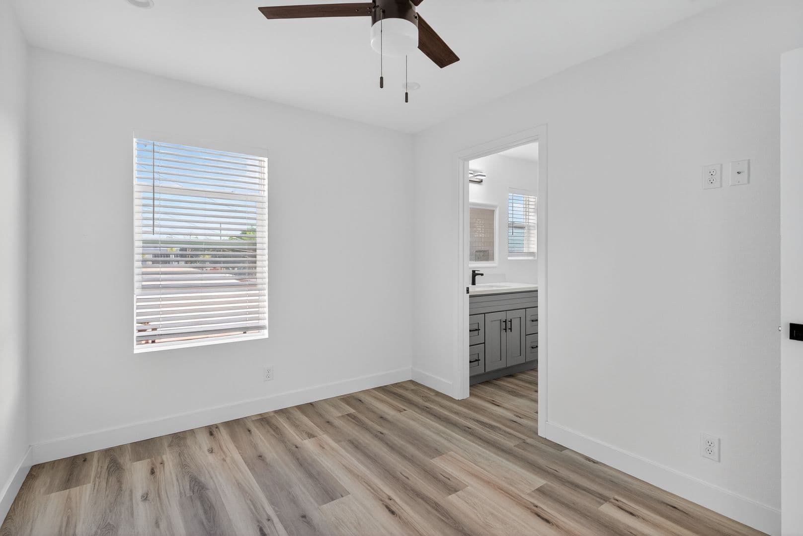 Fullerton Apartment: 113-201 South Lillie Avenue