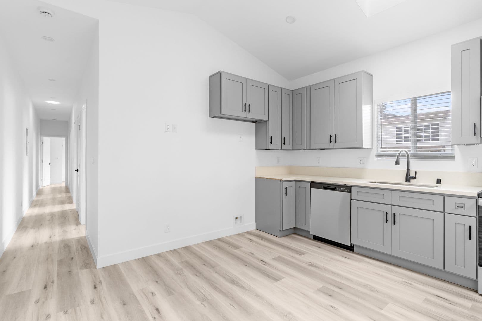 Garden Grove Apartment: 12602 Kensington Lane