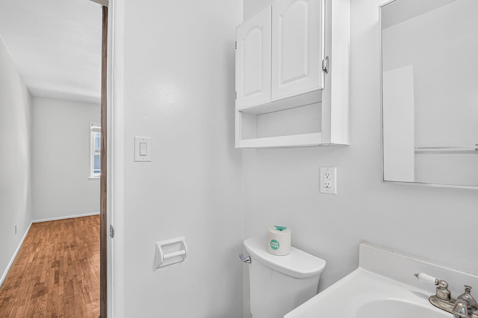 Redondo Beach Apartment: 1906 Voorhees Ave