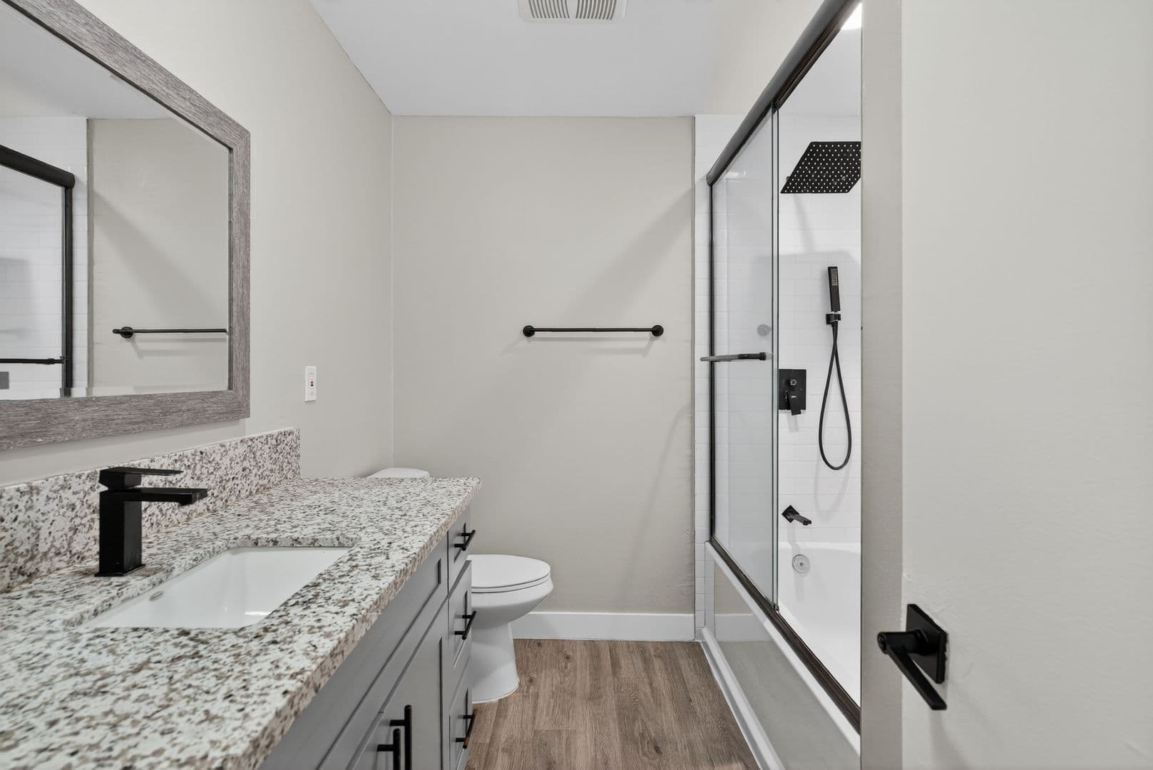 Garden Grove Apartment: 13392 Magnolia Street