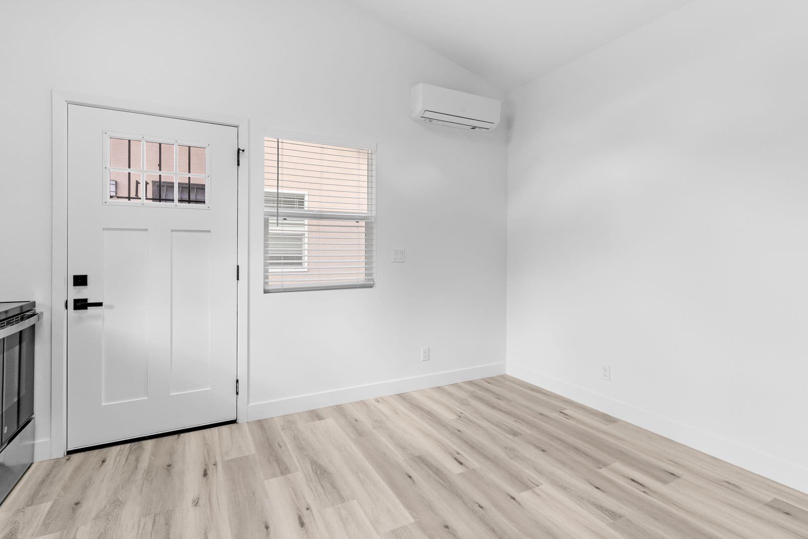 Garden Grove Apartment: 12602 Kensington Lane
