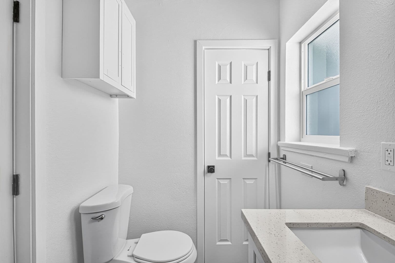 Long Beach Apartment: 526 Lime Avenue
