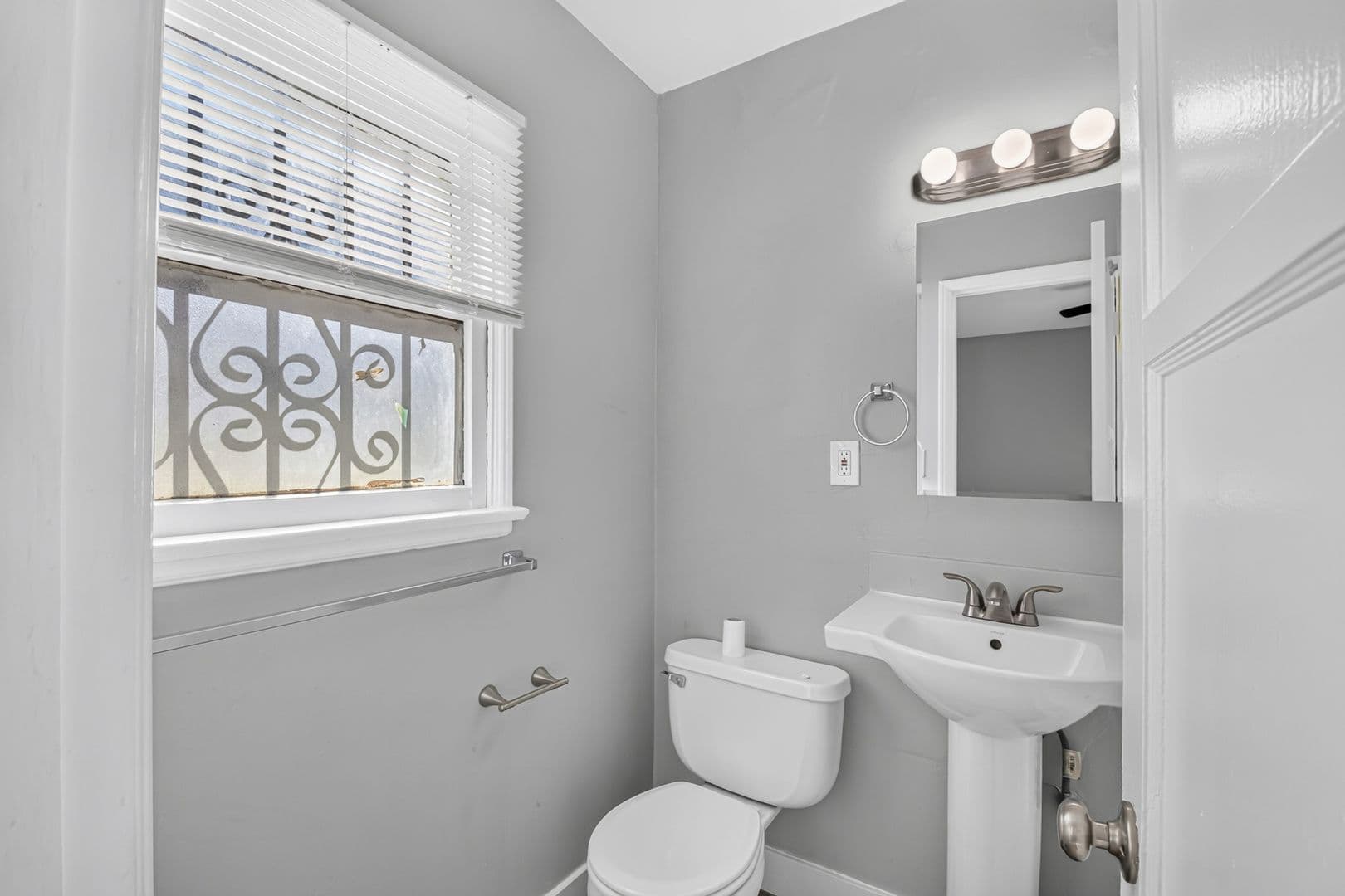 Long Beach Apartment: 2127-2135 Pacific Ave