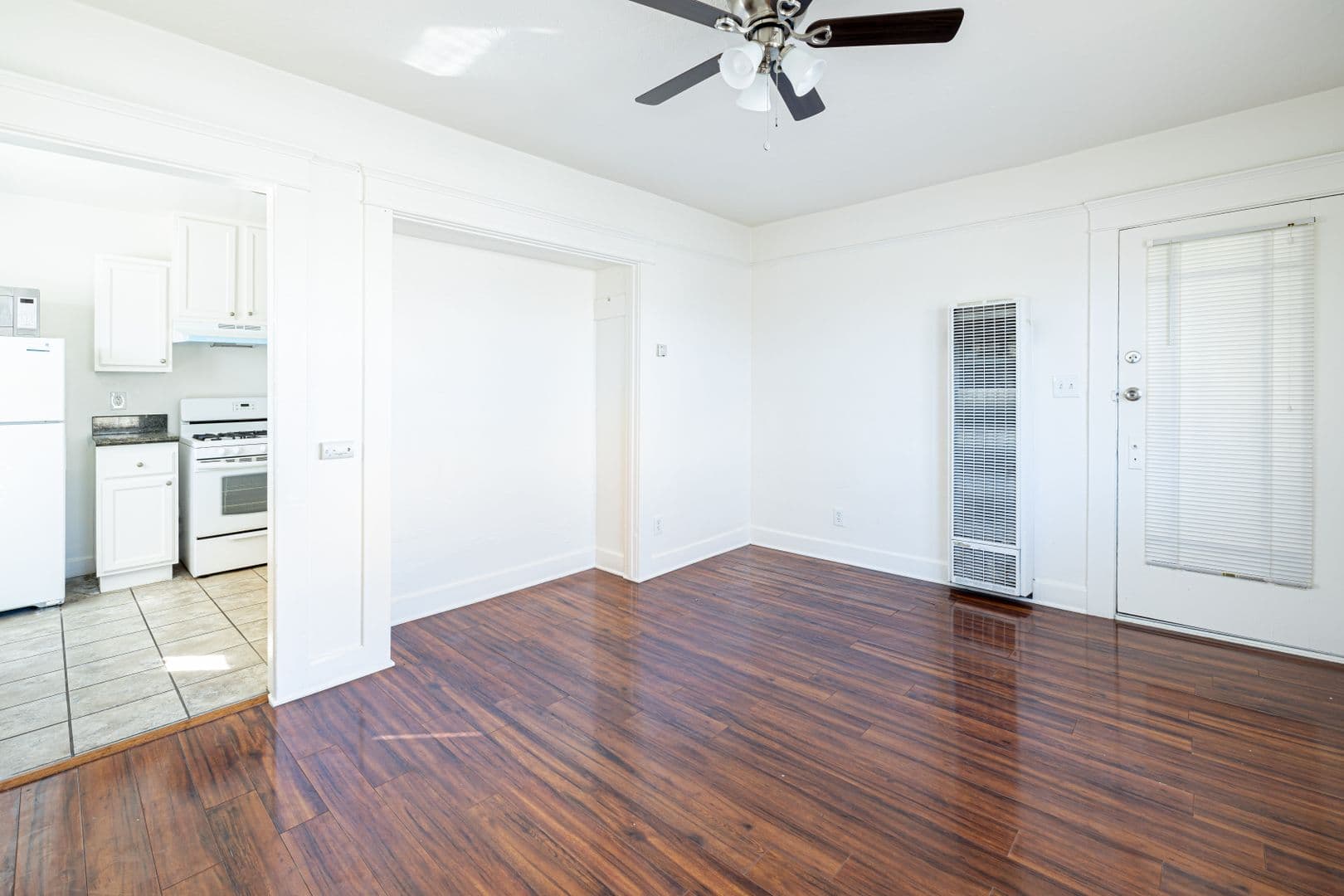 Long Beach Apartment: 441 Dawson Avenue