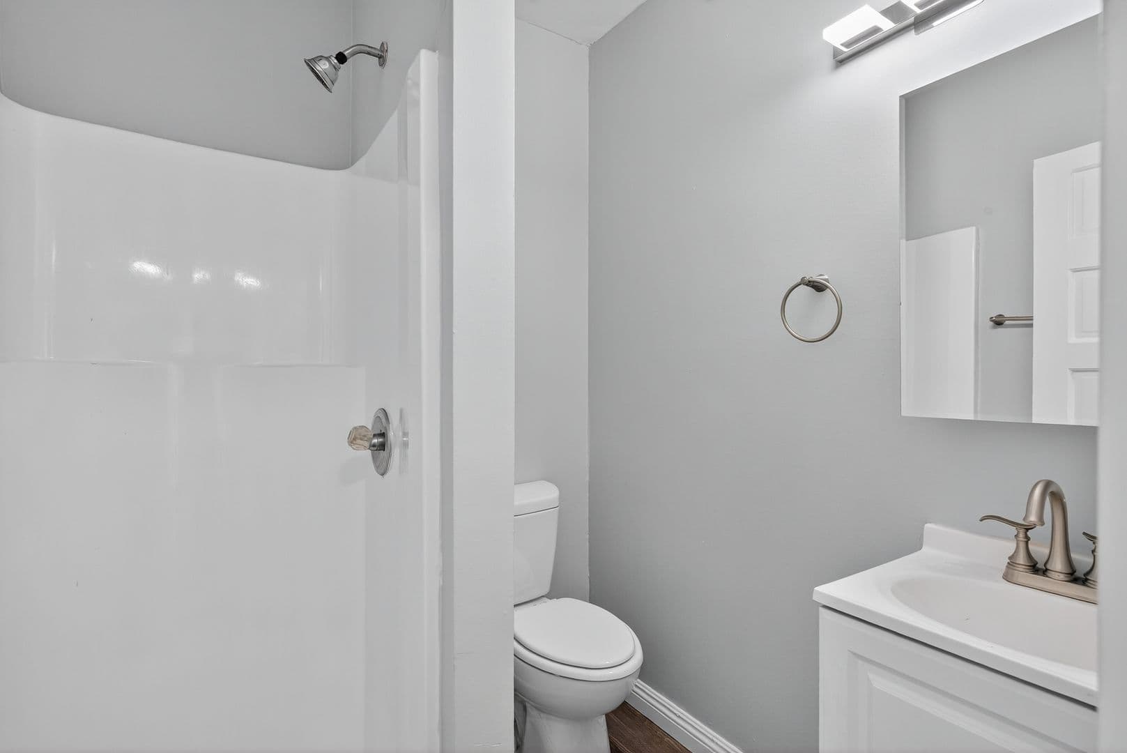 Long Beach Apartment: 736 Olive Avenue