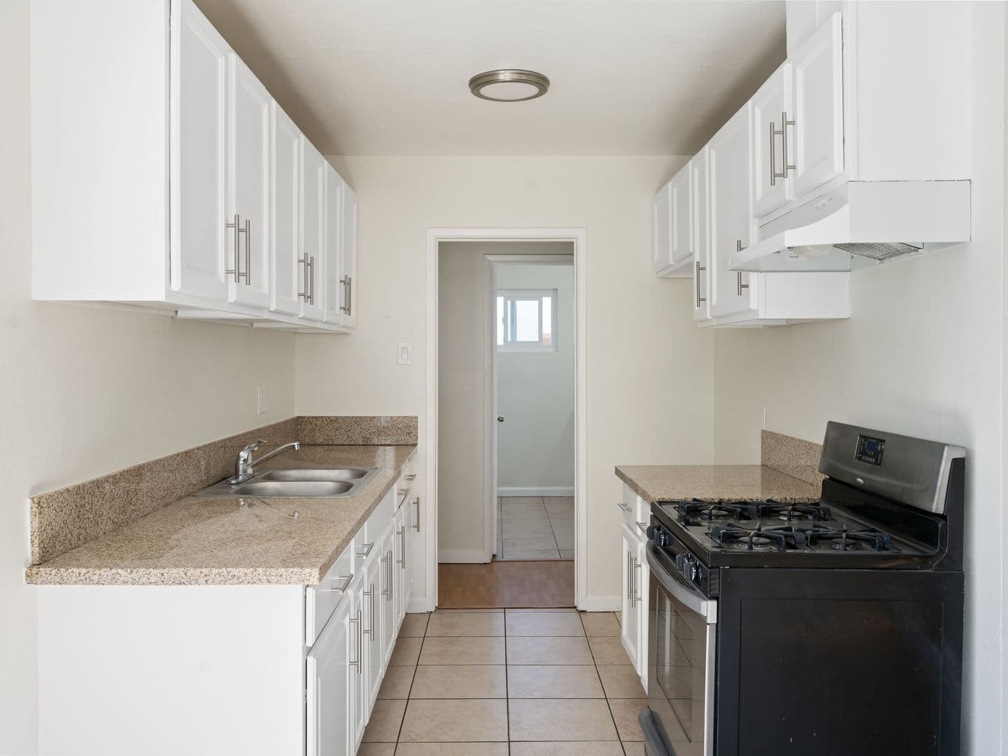 Long Beach Apartment: 731 Orange Avenue