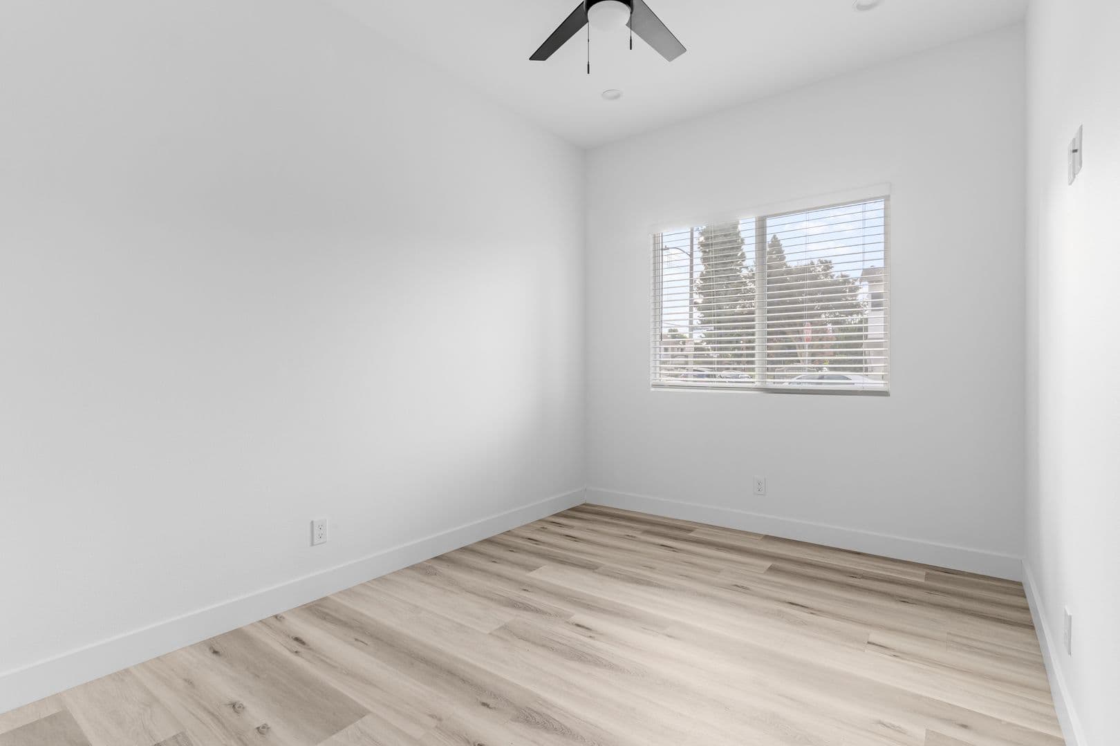 Garden Grove Apartment: 12602 Kensington Lane