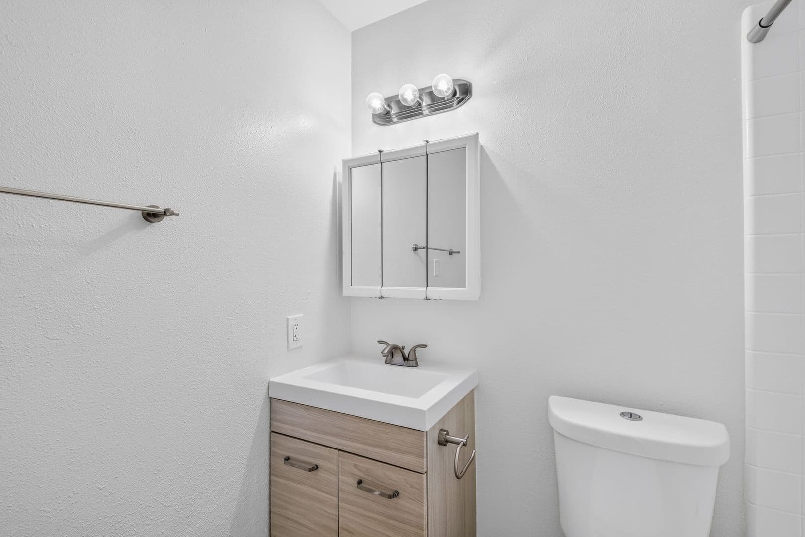 Long Beach Apartment: 730 Magnolia Avenue