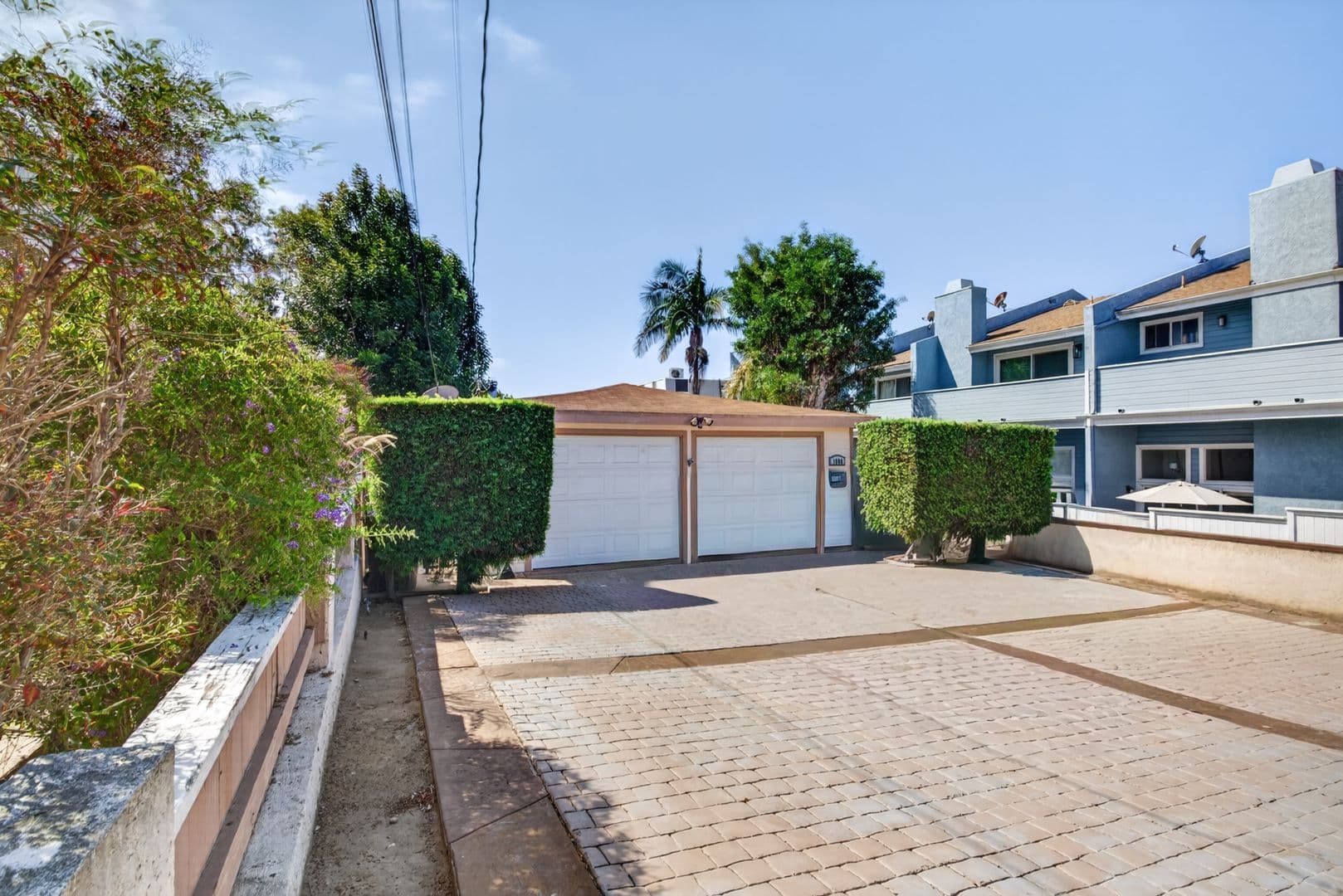 Redondo Beach Apartment: 1906 Voorhees Ave