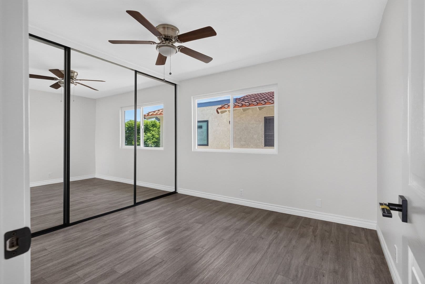 Long Beach Apartment: 648 Coronado Ave #A