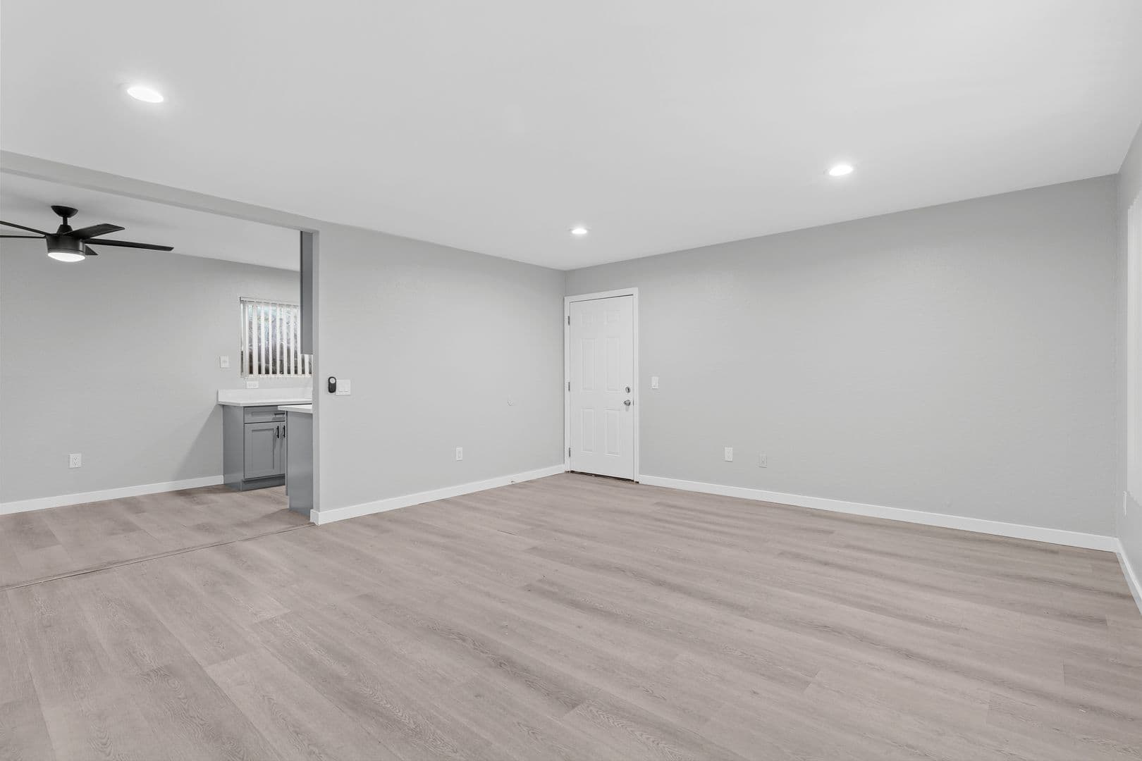 Garden Grove Apartment: 8101 Larson Avenue