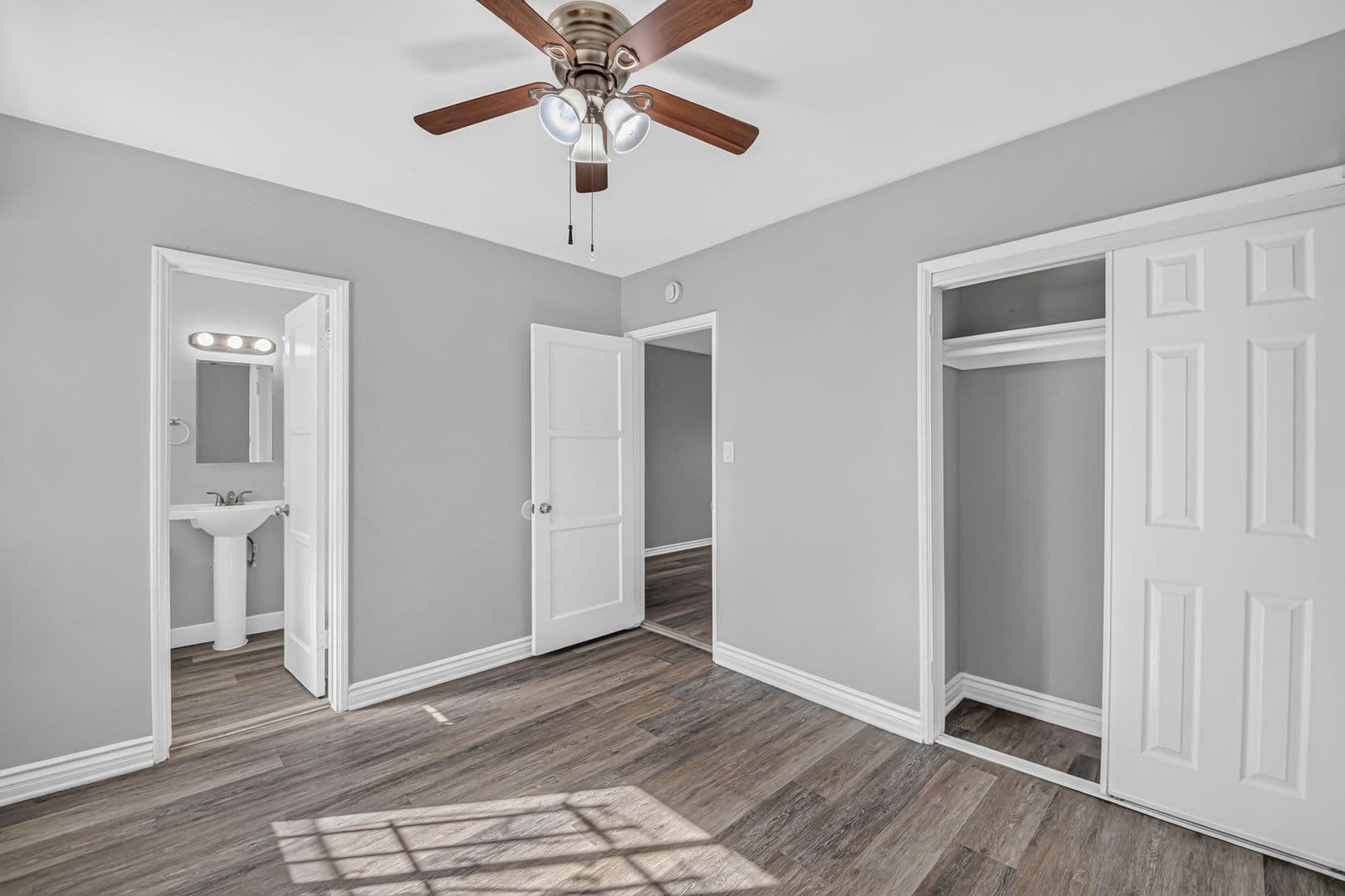 Long Beach Apartment: 2127-2131 Pacific Ave