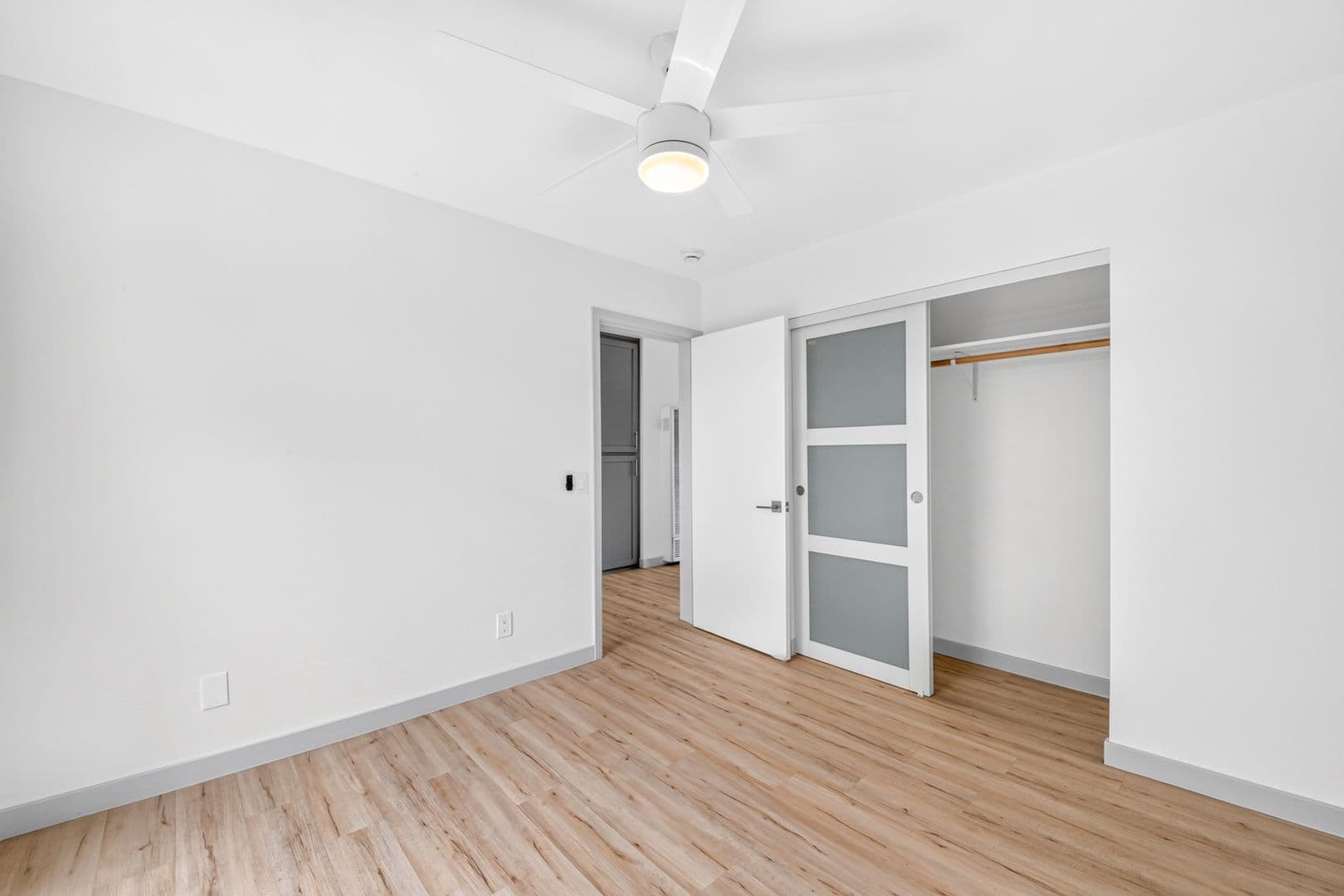 Long Beach Apartment: 921 Alamitos Ave.